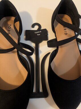 Womens Black shoes, size 7W